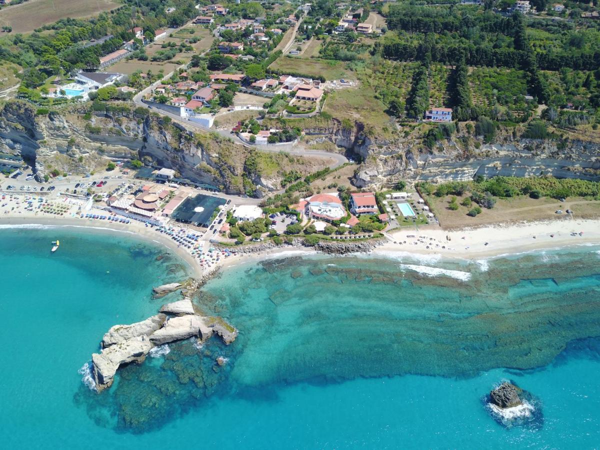 סנטה דומניקה Borgo Di Riaci Beach Resort מראה חיצוני תמונה